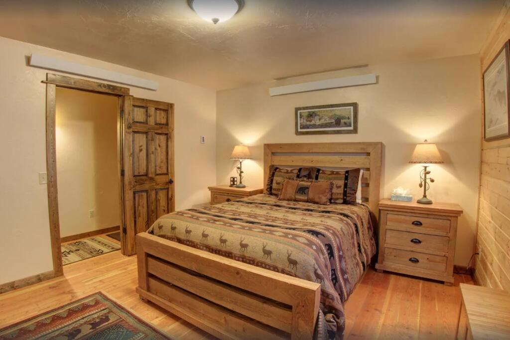 Fox Den Lodge ウェスト・イエローストーン エクステリア 写真
