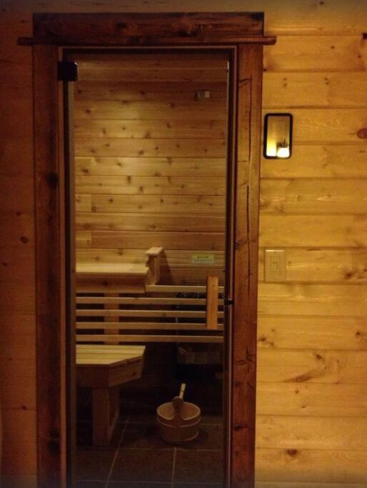 Fox Den Lodge ウェスト・イエローストーン エクステリア 写真